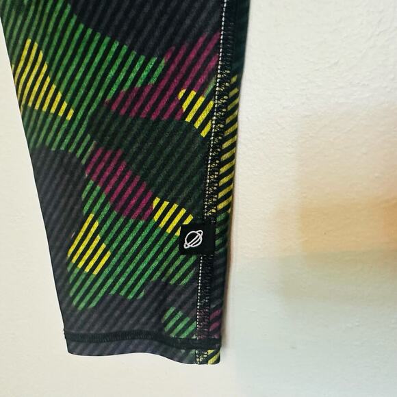 TEREZ Girls Green Striped Camo Print High-Rise Leggings Size Large - Picture 6 of 9